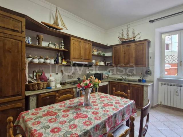 Appartamento in affitto ad Anzio via Fanciulla d'Anzio, 11, arredato, giardino privato, riscaldamento autonomo TrovaCasa