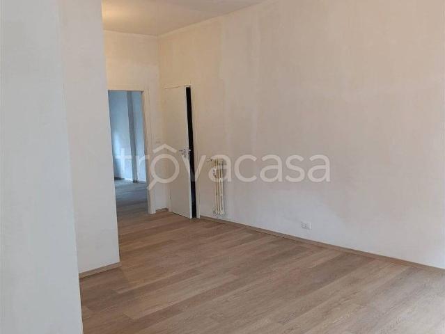 Appartamento in affitto ad Asti vicolo mafalda di savoia, 2, non arredato/vuoto, ristrutturato, vicinanze negozi TrovaCasa