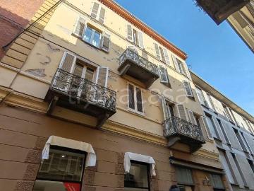 Appartamento in affitto ad Asti piazza Medici, non arredato/vuoto, ascensore, balcone TrovaCasa