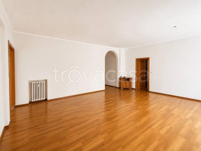 Appartamento in affitto ad Asti via Turchi, 2, non arredato/vuoto, box, terrazzo TrovaCasa