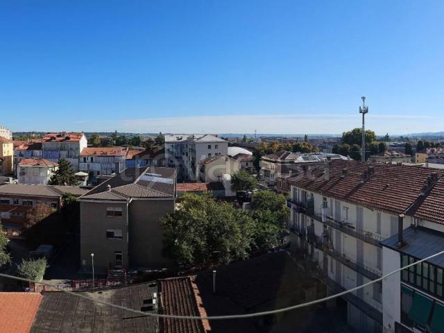 Appartamento in affitto ad Asti via Giovanni Pascoli, arredato, box, vista panoramica TrovaCasa