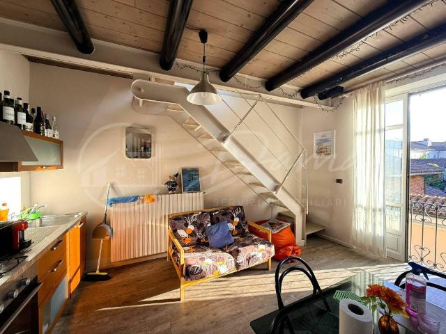 Appartamento in affitto ad Asti via Monsignor Umberto Rossi, 3, arredato, terrazzo, immobile di prestigio TrovaCasa