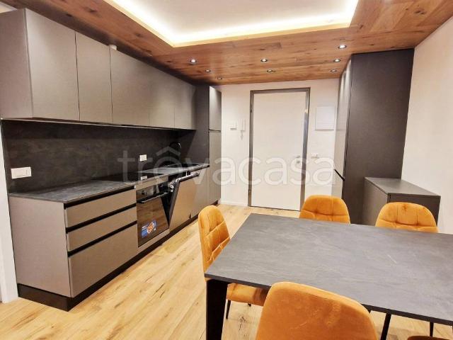 Appartamento in affitto ad Aprica corso Roma, 111, arredato, giardino privato, box TrovaCasa