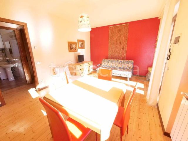 Appartamento in affitto ad Aprica via Clef, 20, arredato, giardino privato, box TrovaCasa
