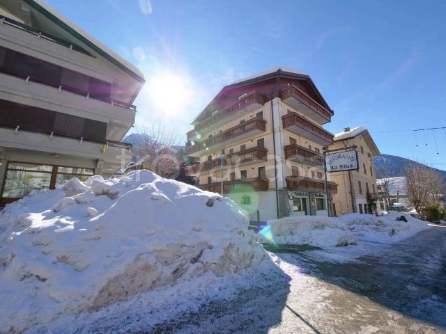 Appartamento in affitto ad Aprica via Valtellina, 11, arredato, box, terrazzo TrovaCasa