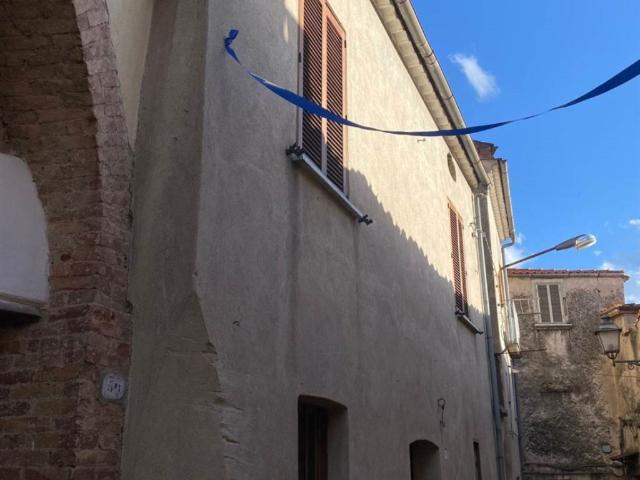 Appartamento in affitto ad Aprigliano via santa Maria, buono stato, cantina TrovaCasa