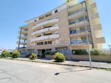 Appartamento in affitto ad Aprilia via Arno, 37, arredato, terrazzo, ascensore TrovaCasa