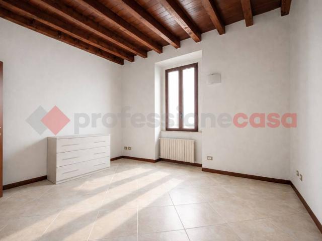 Appartamento in affitto ad Arona via Poli, arredato, immobile di prestigio, contesto signorile TrovaCasa