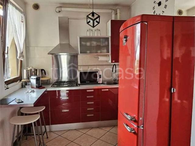 Appartamento in affitto ad Arosio via Oberdan, 39, arredato, box, ascensore TrovaCasa