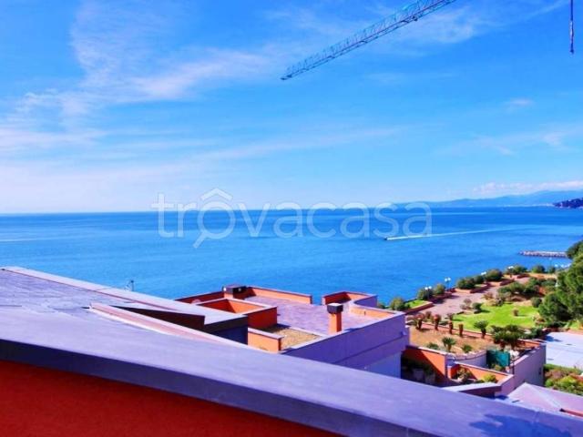 Appartamento in affitto ad Arenzano piazza Degli Ulivi, arredato, terrazzo, ristrutturato TrovaCasa