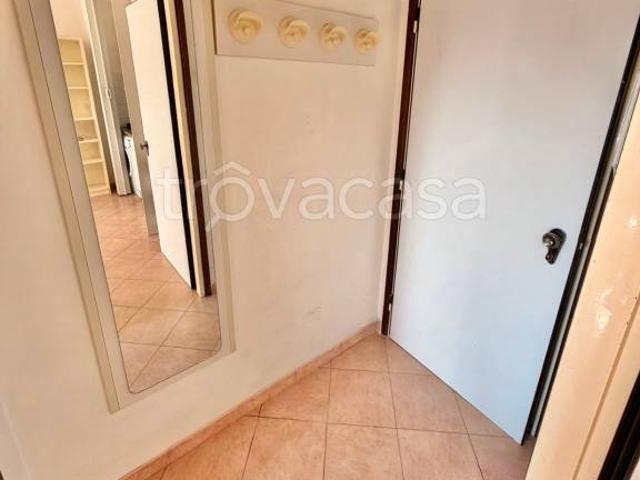 Appartamento in affitto ad Arese via Valera