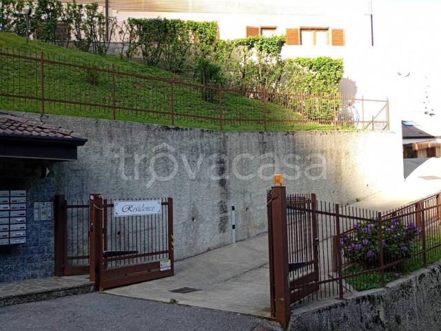 Appartamento in affitto ad Argegno via Schignano, 1, arredato, vista lago, balcone TrovaCasa