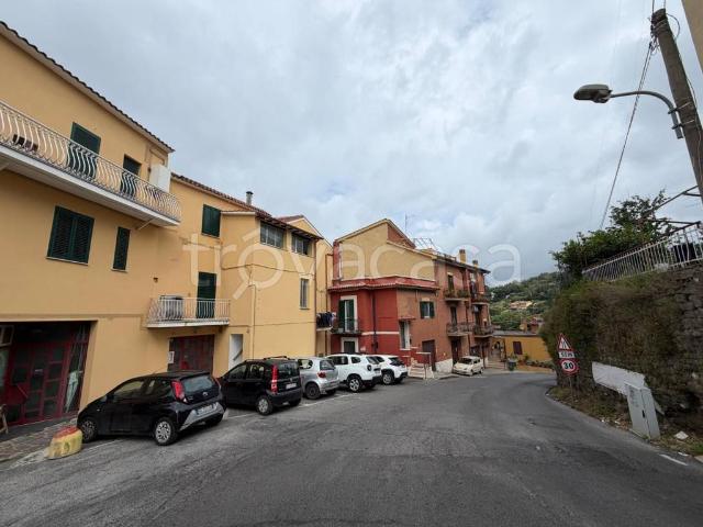 Appartamento in affitto ad Ariccia via della Croce, 15, terrazzo, parzialmente arredato, caminetto TrovaCasa