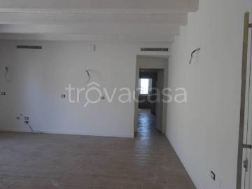 Appartamento in affitto ad Arzignano via Vicenza, non arredato/vuoto, giardino privato, box TrovaCasa