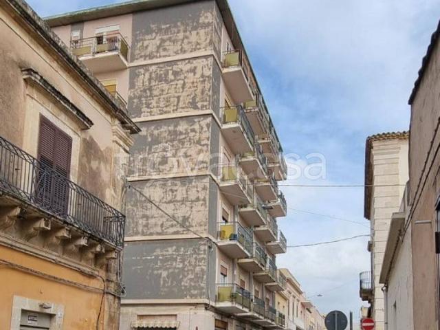 Appartamento in affitto ad Avola via milano, 24, non arredato/vuoto, centrale, luminoso TrovaCasa