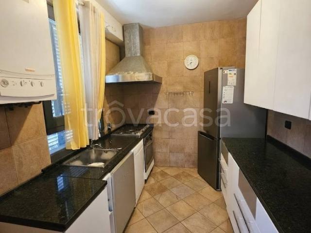 Appartamento in affitto ad Avezzano via Cristoforo Colombo, arredato, giardino privato, box TrovaCasa