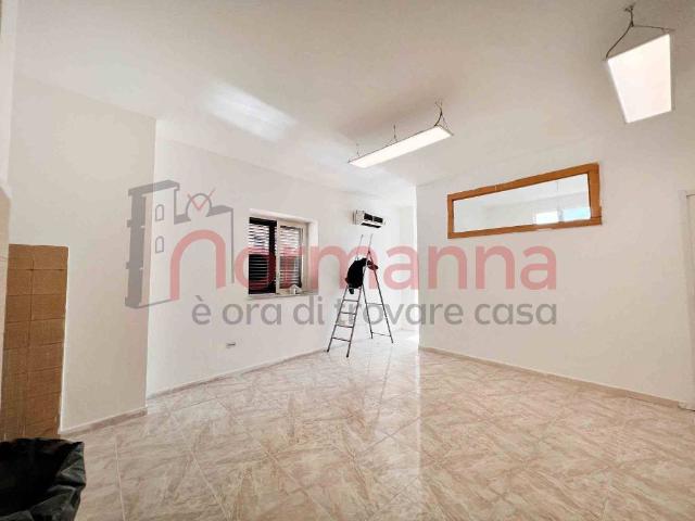 Appartamento in affitto ad Aversa via Antonio Gramsci, 61, non arredato/vuoto, posto auto, luminoso TrovaCasa