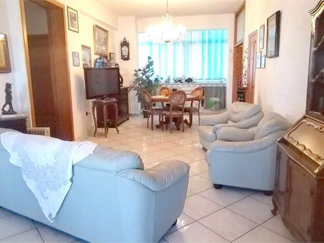 Appartamento in affitto ad Aversa via de chirico, arredato, riscaldamento autonomo, ascensore TrovaCasa