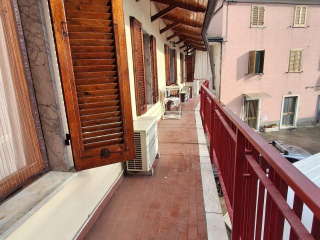 Appartamento in affitto Carrara