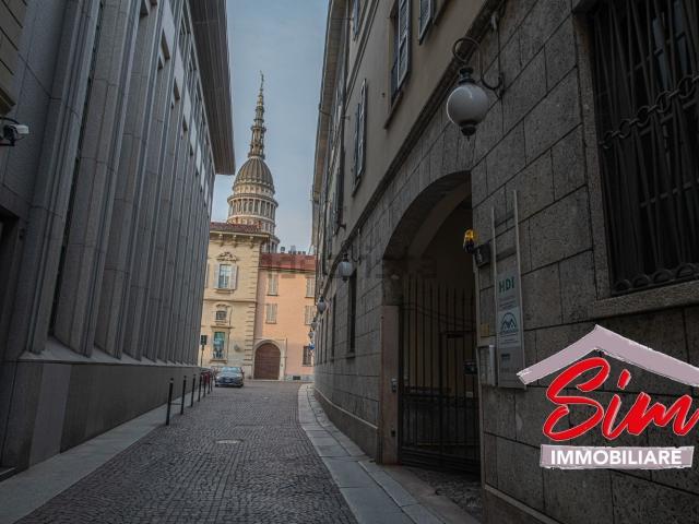 Appartamento in affitto di 400 m² in Via Benedetto Cairoli, 4