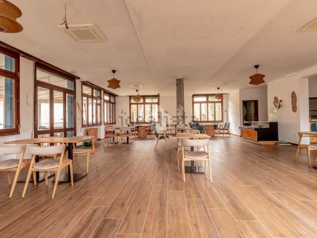 Appartamento in affitto di 400 m² in Via Landa, 16