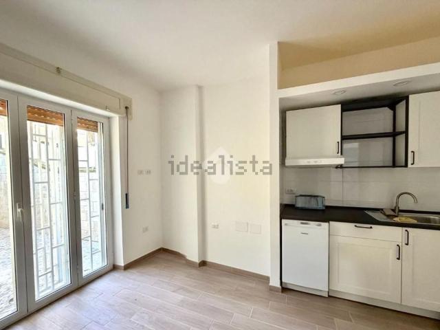 Appartamento in affitto di 40 m² in Viale Colli Aminei, 16