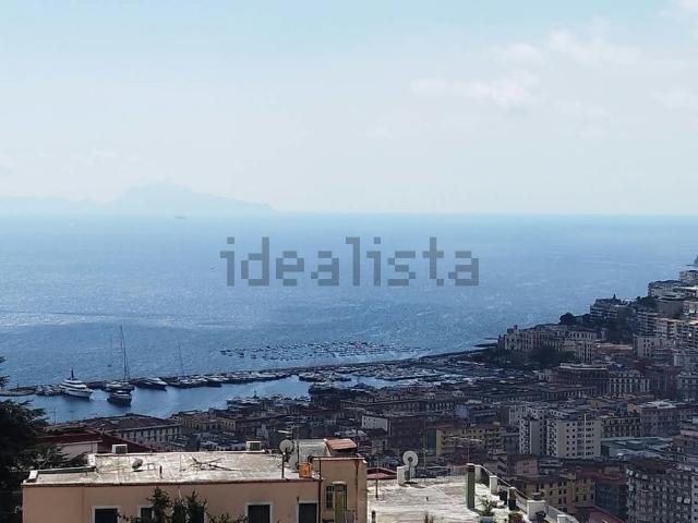 Appartamento in affitto di 42 m² in Via Aniello Falcone