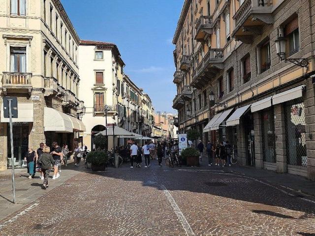 Appartamento in affitto di 42 m² in Via Roma