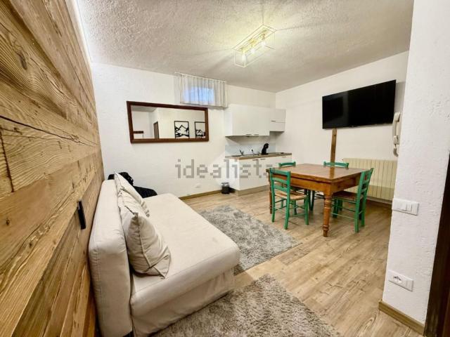 Appartamento in affitto di 44 m² in Via Corno D&apos Aola