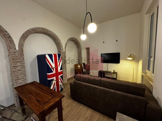 Appartamento in affitto di 45 m² in Piazza Tebaldo Brusato, 15