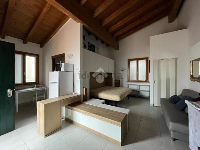 Appartamento in affitto di 45 m² in Via Unione Europea, 22