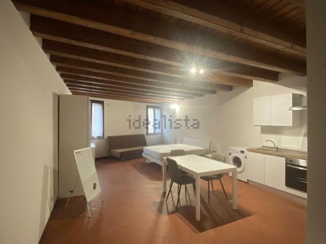 Appartamento in affitto di 45 m² in Via Altinate