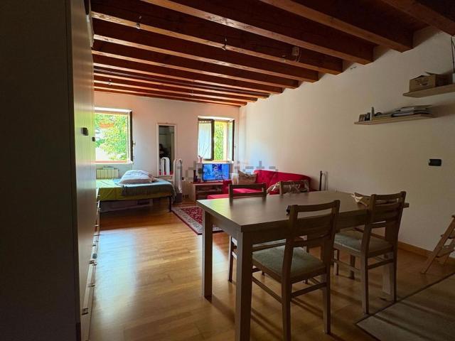 Appartamento in affitto di 45 m² in Via della Valverde, 54