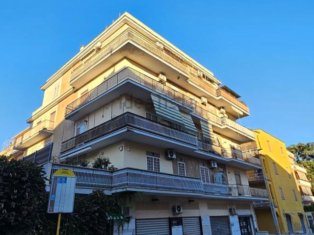 Appartamento in affitto di 45 m² in Via Simone Mosca, 108