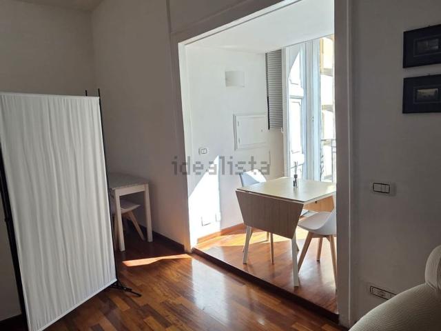 Appartamento in affitto di 46 m² in Via Chiaia