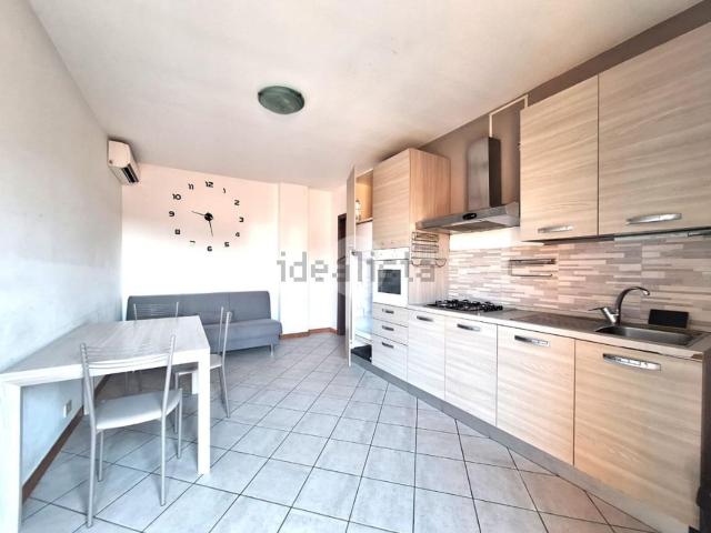 Appartamento in affitto di 46 m² in Via Circonvallazione, 48