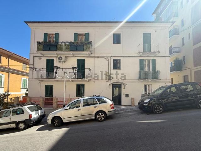 Appartamento in affitto di 46 m² in Via Del Tricalle, 36