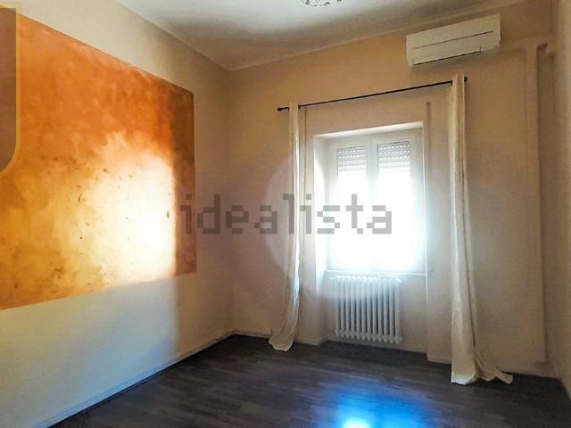 Appartamento in affitto di 46 m² in Viale Dante, 98