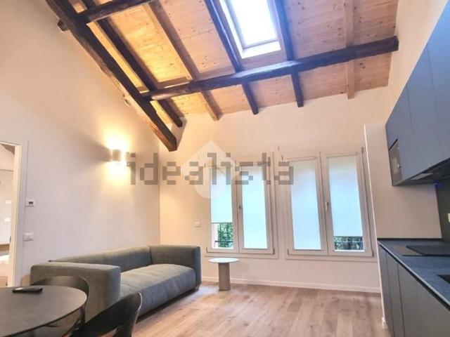 Appartamento in affitto di 48 m² in Viale Antonio Silvani, 4