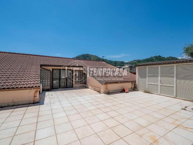 Appartamento in affitto di 500 m² in Via Comunale Larderia Inferiore, 1