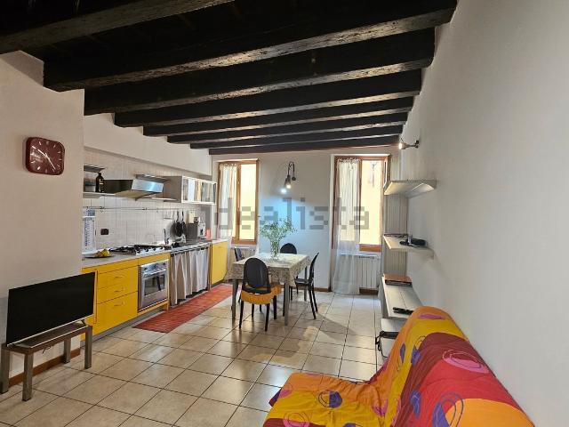 Appartamento in affitto di 50 m² in Vicolo Campanile Filippini, 4