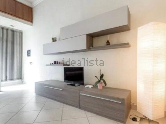 Appartamento in affitto di 50 m² in Via la Comune di Parigi, 26