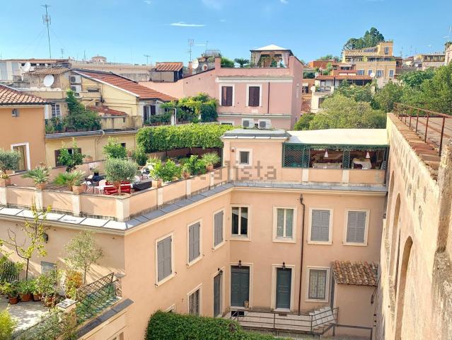 Appartamento in affitto di 51 m² in Via del Boschetto, 112
