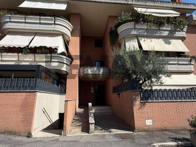 Appartamento in affitto di 52 m² in Via di Vermicino, 92