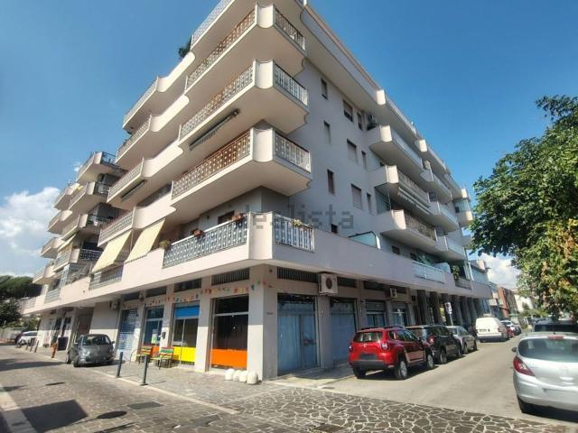 Appartamento in affitto di 57 m² in Via Martiri D&apos Ungheria, 12