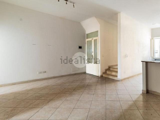 Appartamento in affitto di 54 m² in Via Cesare Battisti, 30