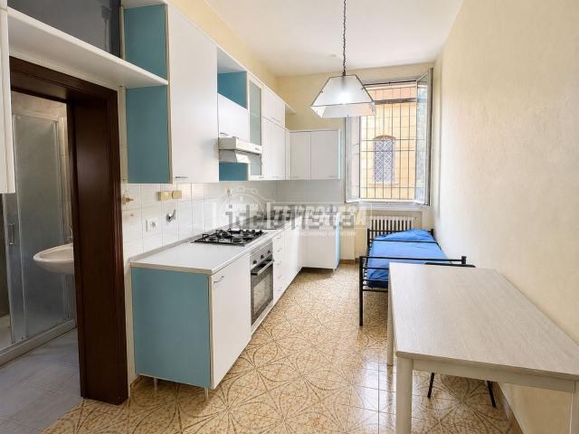 Appartamento in affitto di 54 m² in Via Emilia Ponente