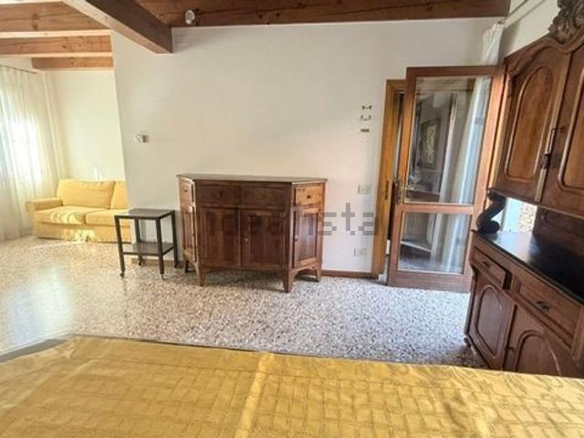 Appartamento in affitto di 55 m² in Calle dei Vedei