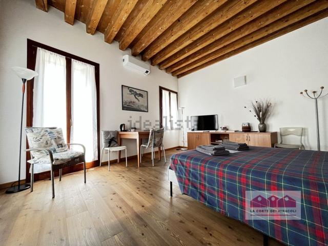 Appartamento in affitto di 55 m² in Corso SS. Felice e Fortunato