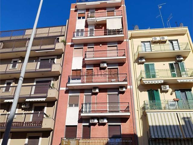 Appartamento in affitto di 55 m² in Via Giulio Petroni, 18